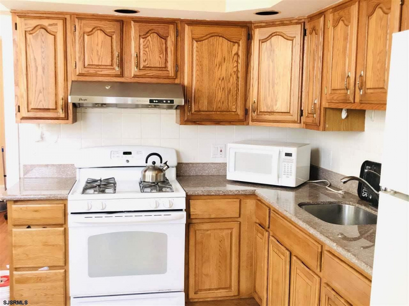 118 Laclede Pl, New Jersey 08401, 4 Bedrooms Bedrooms, 10 Rooms Rooms,2 BathroomsBathrooms,Rental non-commercial,For Sale,Laclede Pl,540988