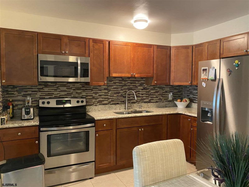 707 Oxford, Ventnor, New Jersey 08406, 2 Bedrooms Bedrooms, 5 Rooms Rooms,1 BathroomBathrooms,Condominium,For Sale,Oxford,541029