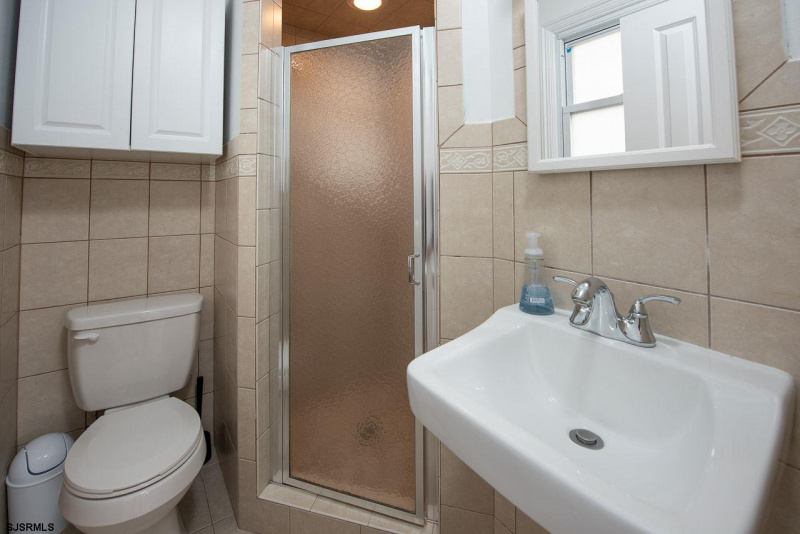 4 Decatur, New Jersey 08402, 2 Bedrooms Bedrooms, 7 Rooms Rooms,2 BathroomsBathrooms,Rental non-commercial,For Sale,Decatur,541023