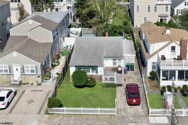 223 4th, Brigantine, New Jersey 08203, 2 Bedrooms Bedrooms, 6 Rooms Rooms,1 BathroomBathrooms,Residential,For Sale,4th,541069