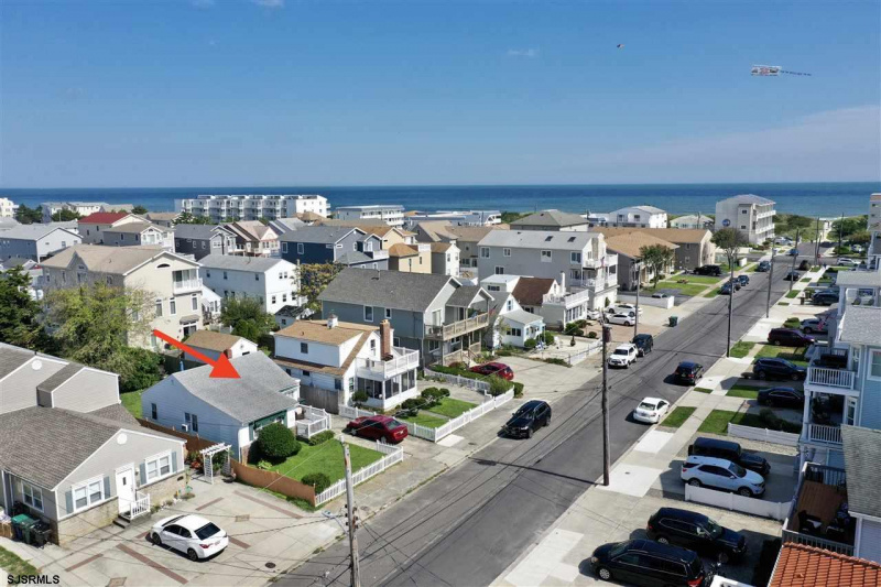 223 4th, Brigantine, New Jersey 08203, 2 Bedrooms Bedrooms, 6 Rooms Rooms,1 BathroomBathrooms,Residential,For Sale,4th,541069