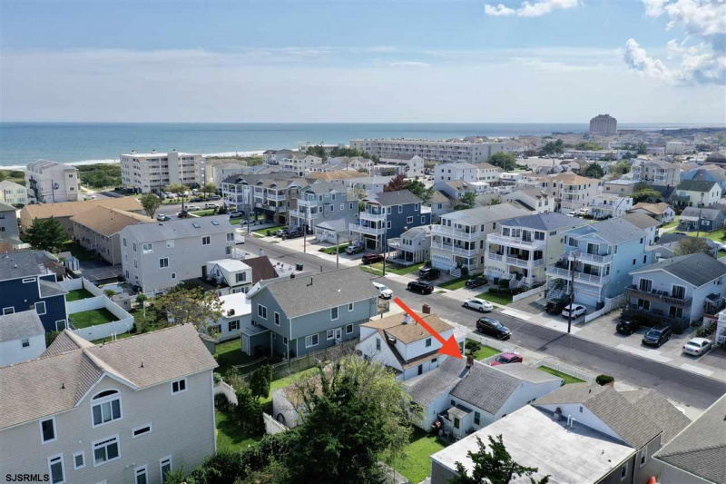 223 4th, Brigantine, New Jersey 08203, 2 Bedrooms Bedrooms, 6 Rooms Rooms,1 BathroomBathrooms,Residential,For Sale,4th,541069