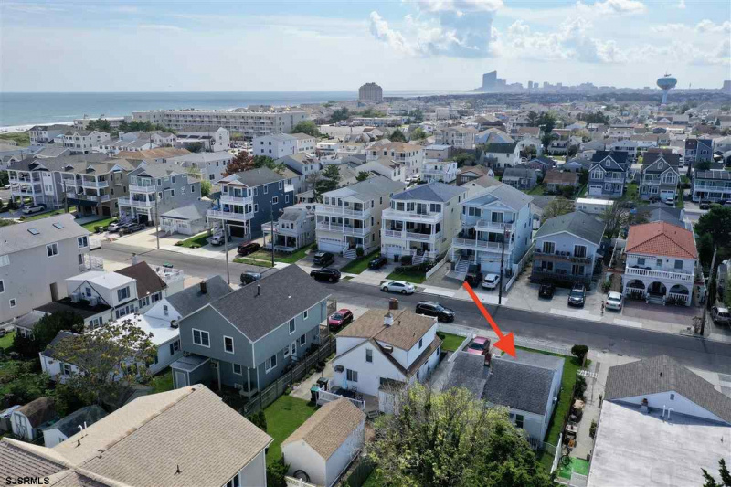 223 4th, Brigantine, New Jersey 08203, 2 Bedrooms Bedrooms, 6 Rooms Rooms,1 BathroomBathrooms,Residential,For Sale,4th,541069