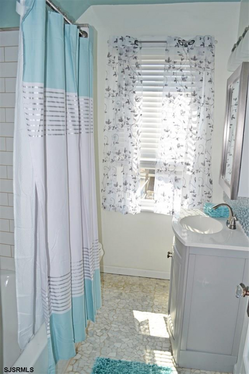 101 Bryant Ave, New Jersey 08406, 4 Bedrooms Bedrooms, 8 Rooms Rooms,2 BathroomsBathrooms,Rental non-commercial,For Sale,Bryant Ave,541095