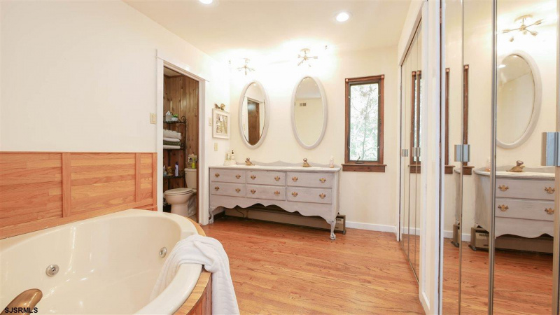 556 Gravelly Run, Mays Landing, New Jersey 08330, 4 Bedrooms Bedrooms, 9 Rooms Rooms,3 BathroomsBathrooms,Residential,For Sale,Gravelly Run,541116