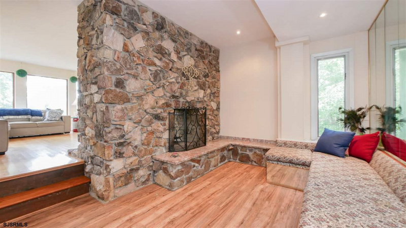 556 Gravelly Run, Mays Landing, New Jersey 08330, 4 Bedrooms Bedrooms, 9 Rooms Rooms,3 BathroomsBathrooms,Residential,For Sale,Gravelly Run,541116