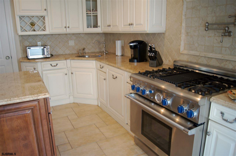 105 Wissahickon, New Jersey 08406, 4 Bedrooms Bedrooms, 9 Rooms Rooms,2 BathroomsBathrooms,Rental non-commercial,For Sale,Wissahickon,541183