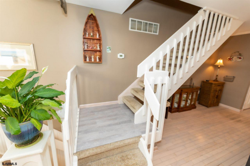 15 43rd, Sea Isle City, New Jersey 08243, 4 Bedrooms Bedrooms, 10 Rooms Rooms,2 BathroomsBathrooms,Residential,For Sale,43rd,541285