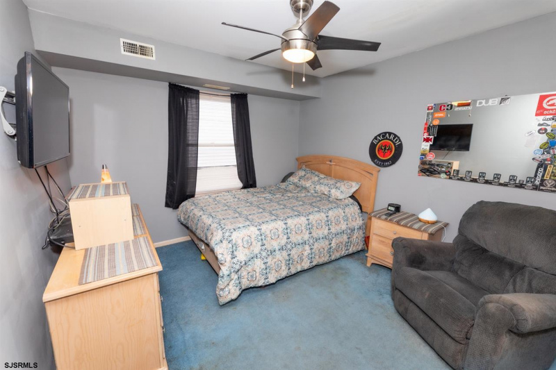 15 43rd, Sea Isle City, New Jersey 08243, 4 Bedrooms Bedrooms, 10 Rooms Rooms,2 BathroomsBathrooms,Residential,For Sale,43rd,541285