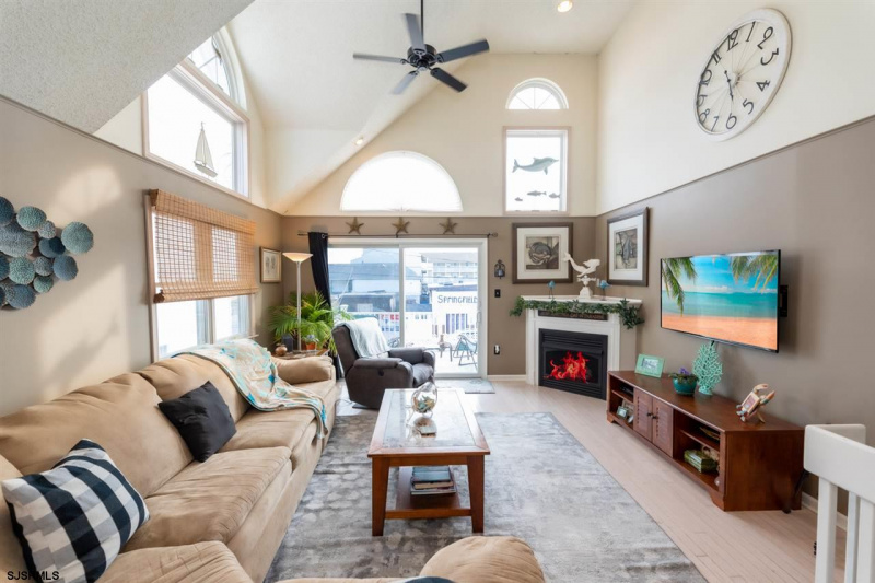 15 43rd, Sea Isle City, New Jersey 08243, 4 Bedrooms Bedrooms, 10 Rooms Rooms,2 BathroomsBathrooms,Residential,For Sale,43rd,541285