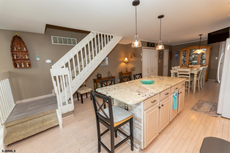 15 43rd, Sea Isle City, New Jersey 08243, 4 Bedrooms Bedrooms, 10 Rooms Rooms,2 BathroomsBathrooms,Residential,For Sale,43rd,541285