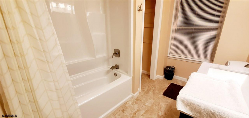 214 Ohio Ave, Egg Harbor Township, New Jersey 08234, 5 Bedrooms Bedrooms, 11 Rooms Rooms,3 BathroomsBathrooms,Residential,For Sale,Ohio Ave,541294