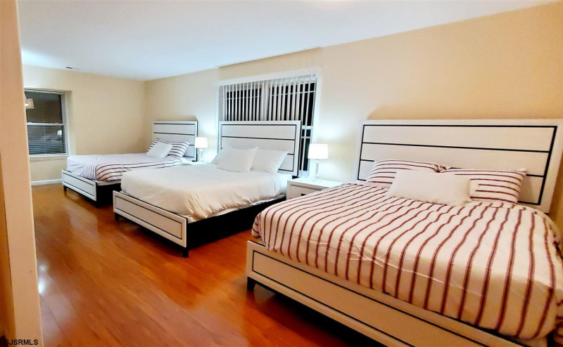 214 Ohio Ave, Egg Harbor Township, New Jersey 08234, 5 Bedrooms Bedrooms, 11 Rooms Rooms,3 BathroomsBathrooms,Residential,For Sale,Ohio Ave,541294