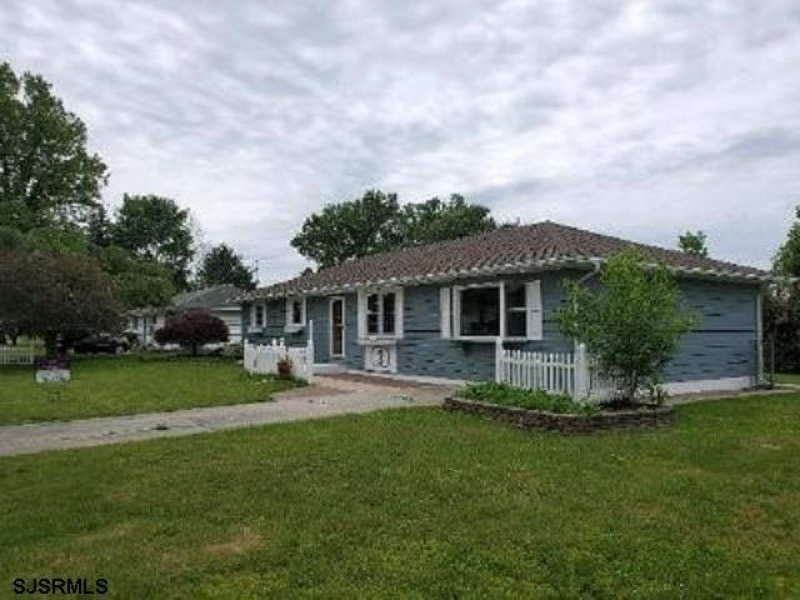 13 FRANCIS DRIVE, Pennsville Township, New Jersey 08070, 3 Bedrooms Bedrooms, 7 Rooms Rooms,1 BathroomBathrooms,Residential,For Sale,FRANCIS DRIVE,541351