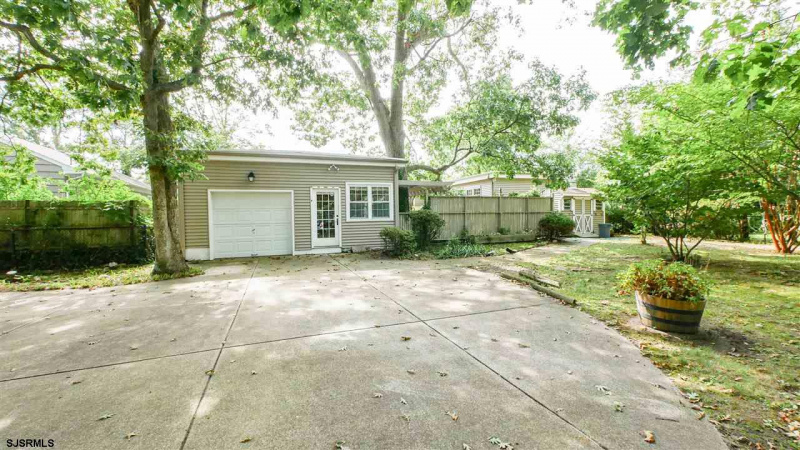 605 Broad, Northfield, New Jersey 08225, 5 Bedrooms Bedrooms, 9 Rooms Rooms,2 BathroomsBathrooms,Residential,For Sale,Broad,541354