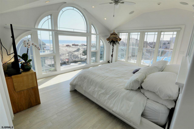 109 Knight, Margate, New Jersey 08402, 5 Bedrooms Bedrooms, 10 Rooms Rooms,4 BathroomsBathrooms,Residential,For Sale,Knight,541376