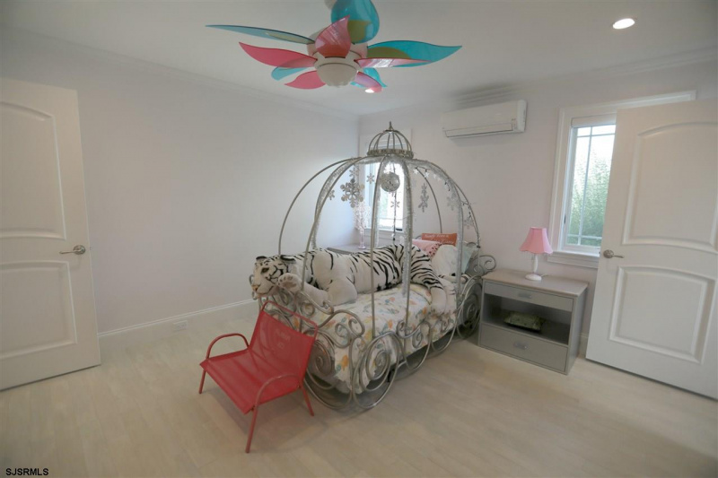 109 Knight, Margate, New Jersey 08402, 5 Bedrooms Bedrooms, 10 Rooms Rooms,4 BathroomsBathrooms,Residential,For Sale,Knight,541376