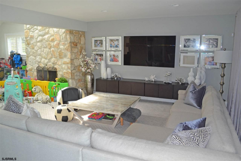601 Kingsley, Ventnor, New Jersey 00840-6, 5 Bedrooms Bedrooms, 15 Rooms Rooms,3 BathroomsBathrooms,Residential,For Sale,Kingsley,541393