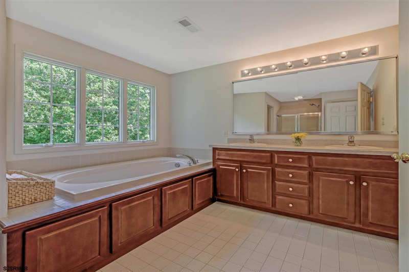 4 Marshall Dr, Egg Harbor Township, New Jersey 08234, 4 Bedrooms Bedrooms, 16 Rooms Rooms,2 BathroomsBathrooms,Residential,For Sale,Marshall Dr,541400