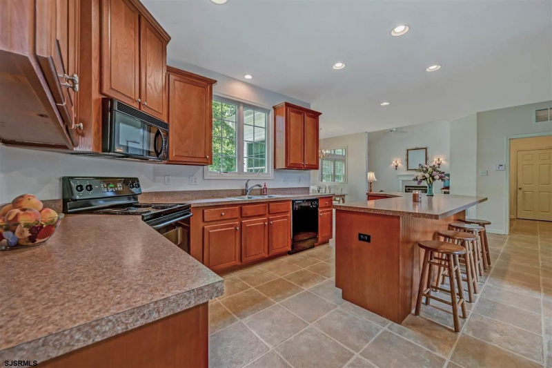 4 Marshall Dr, Egg Harbor Township, New Jersey 08234, 4 Bedrooms Bedrooms, 16 Rooms Rooms,2 BathroomsBathrooms,Residential,For Sale,Marshall Dr,541400
