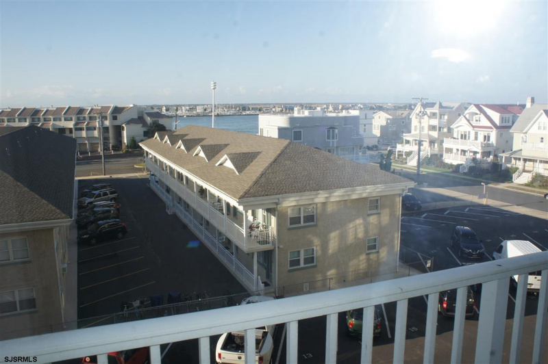 111 16th Ave, Longport, New Jersey 08403, 1 Bedroom Bedrooms, 4 Rooms Rooms,1 BathroomBathrooms,Condominium,For Sale,16th Ave,541427
