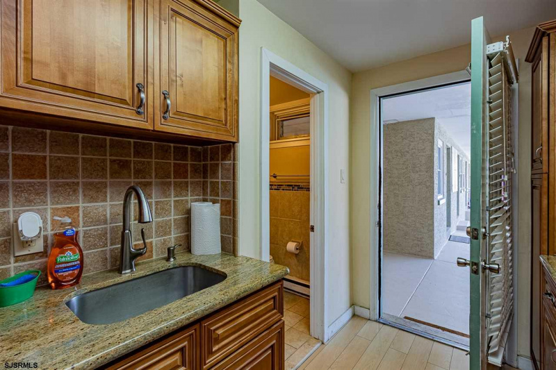 1600 Atlantic Ave, Longport, New Jersey 08403, 2 Rooms Rooms,1 BathroomBathrooms,Condominium,For Sale,Atlantic Ave,541437