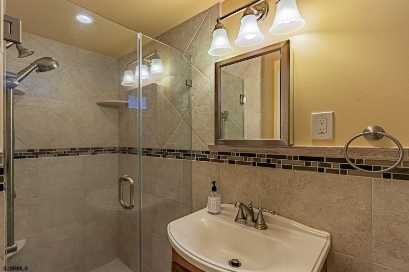 1600 Atlantic Ave, Longport, New Jersey 08403, 2 Rooms Rooms,1 BathroomBathrooms,Condominium,For Sale,Atlantic Ave,541437