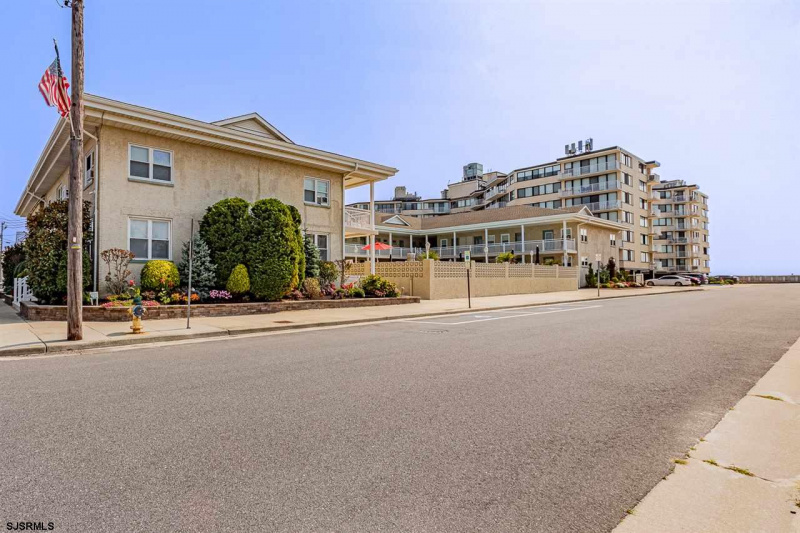 1600 Atlantic Ave, Longport, New Jersey 08403, 2 Rooms Rooms,1 BathroomBathrooms,Condominium,For Sale,Atlantic Ave,541437