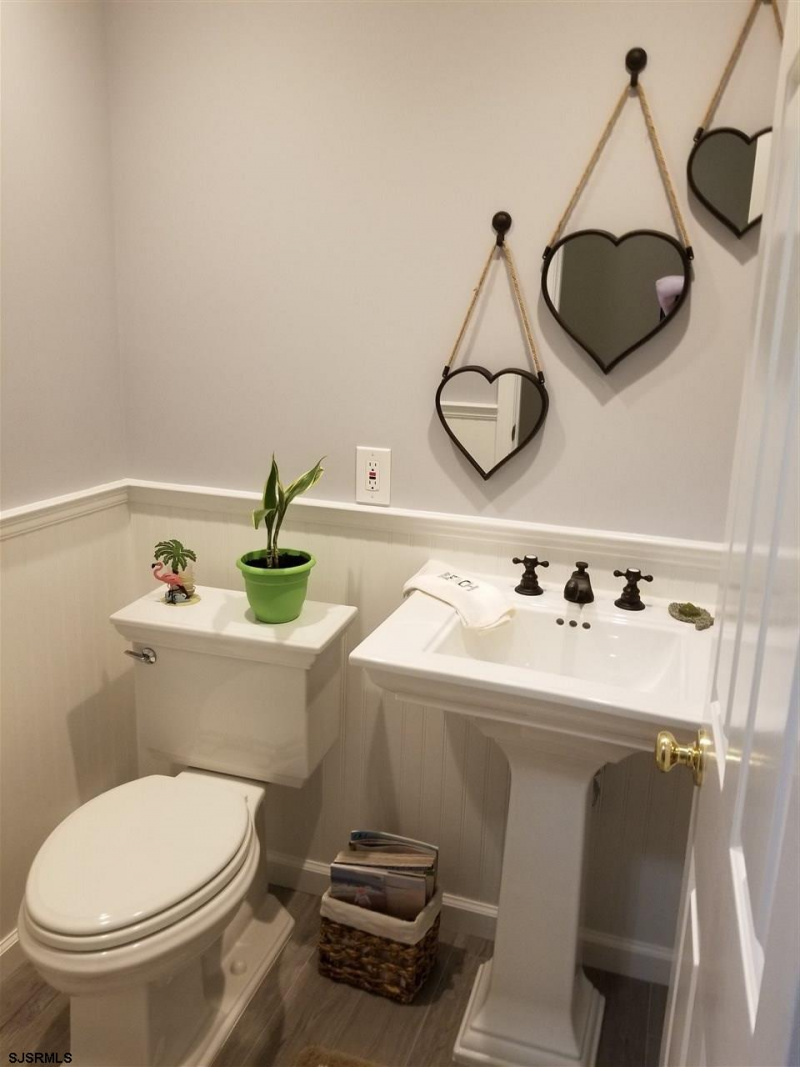26 Washington B, Margate, New Jersey 08402, 3 Bedrooms Bedrooms, 10 Rooms Rooms,2 BathroomsBathrooms,Residential,For Sale,Washington B,541446