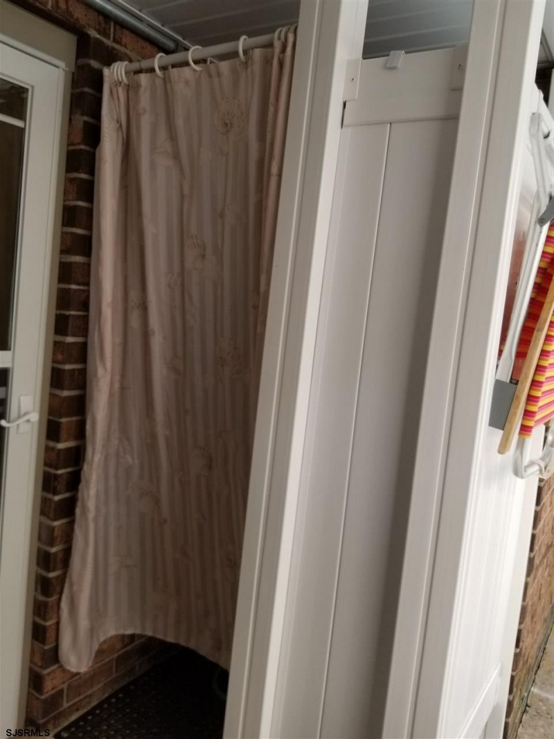 26 Washington B, Margate, New Jersey 08402, 3 Bedrooms Bedrooms, 10 Rooms Rooms,2 BathroomsBathrooms,Residential,For Sale,Washington B,541446