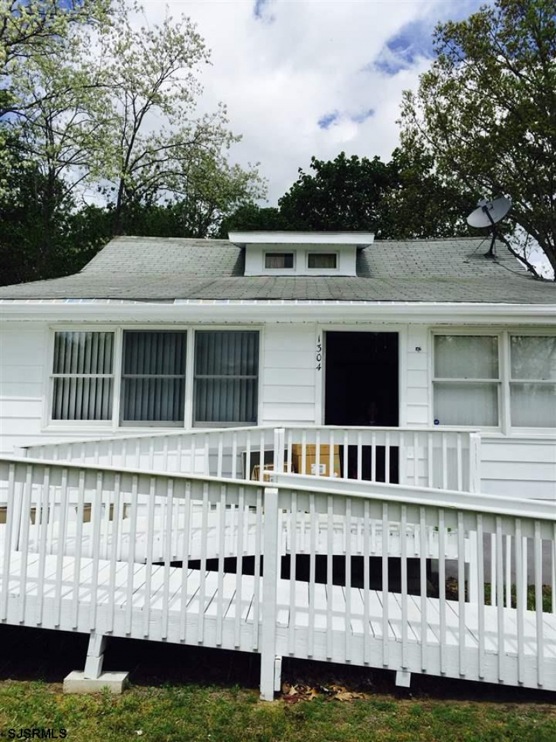 1304 Garrison, Vineland, New Jersey 08360, 2 Bedrooms Bedrooms, 5 Rooms Rooms,1 BathroomBathrooms,Residential,For Sale,Garrison,541476