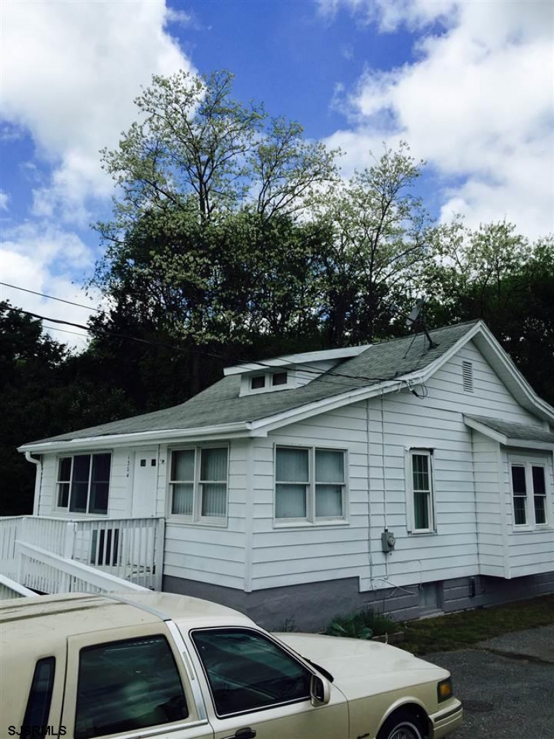 1304 Garrison, Vineland, New Jersey 08360, 2 Bedrooms Bedrooms, 5 Rooms Rooms,1 BathroomBathrooms,Residential,For Sale,Garrison,541476