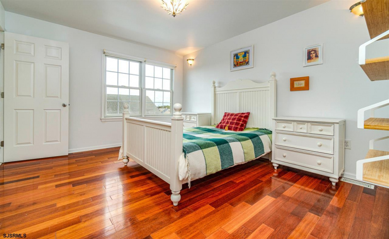 901 Shore, Somers Point, New Jersey 08244, 4 Bedrooms Bedrooms, 7 Rooms Rooms,3 BathroomsBathrooms,Condominium,For Sale,Shore,541505