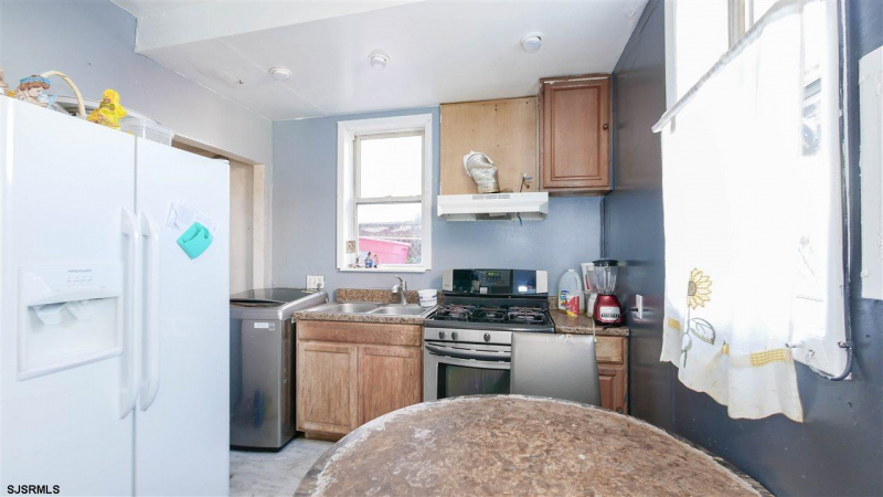 210 Brighton, Atlantic City, New Jersey 08401, 4 Bedrooms Bedrooms, 7 Rooms Rooms,1 BathroomBathrooms,Residential,For Sale,Brighton,541506