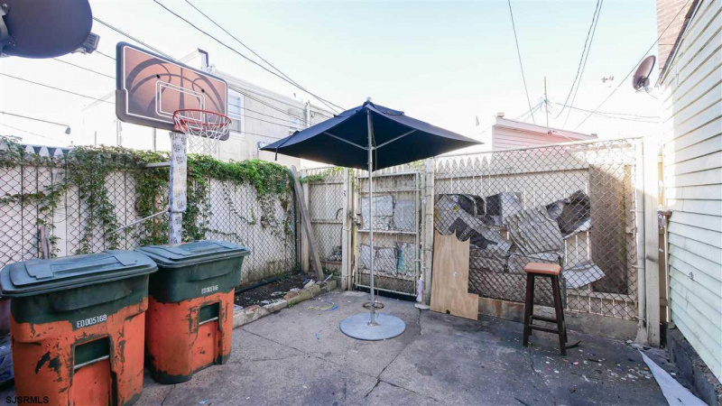 210 Brighton, Atlantic City, New Jersey 08401, 4 Bedrooms Bedrooms, 7 Rooms Rooms,1 BathroomBathrooms,Residential,For Sale,Brighton,541506