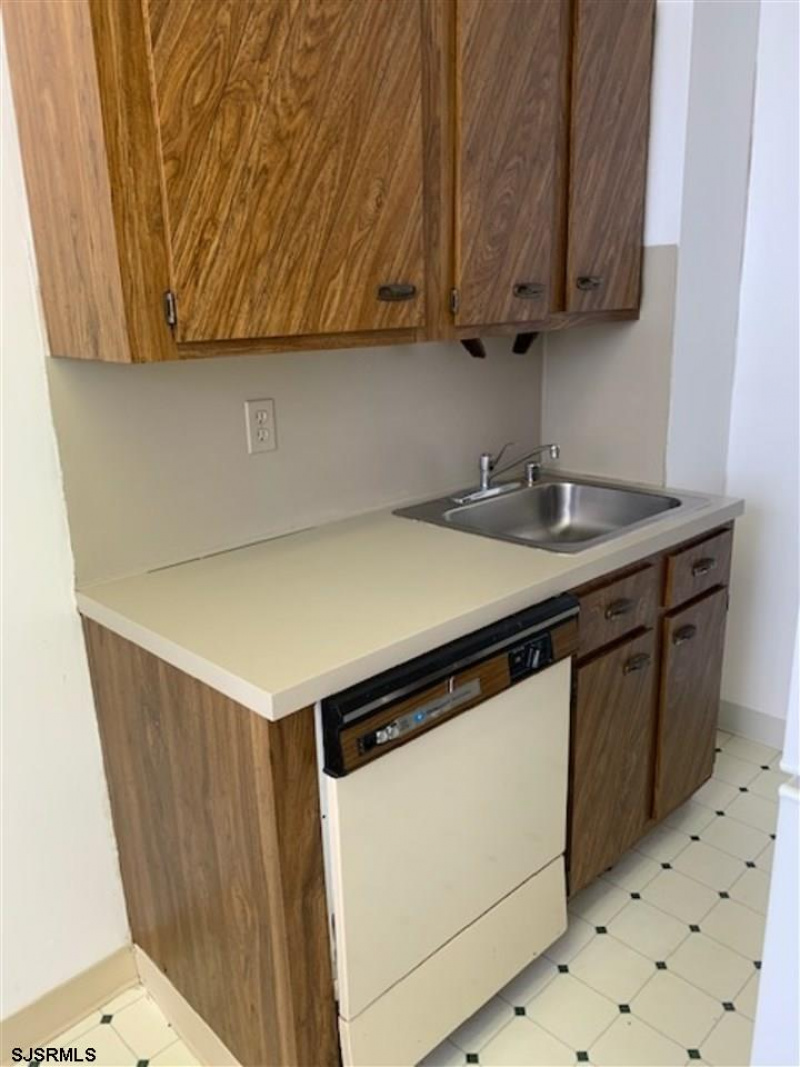 117 Dr. Martin Luther King, New Jersey 08401, 1 Bedroom Bedrooms, 4 Rooms Rooms,1 BathroomBathrooms,Rental non-commercial,For Sale,Dr. Martin Luther King,541526