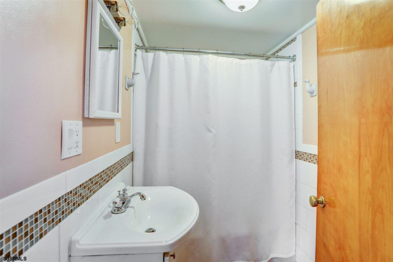 2624 Mays Landing Rd, Millville, New Jersey 08332, 3 Bedrooms Bedrooms, 5 Rooms Rooms,1 BathroomBathrooms,Residential,For Sale,Mays Landing Rd,541540