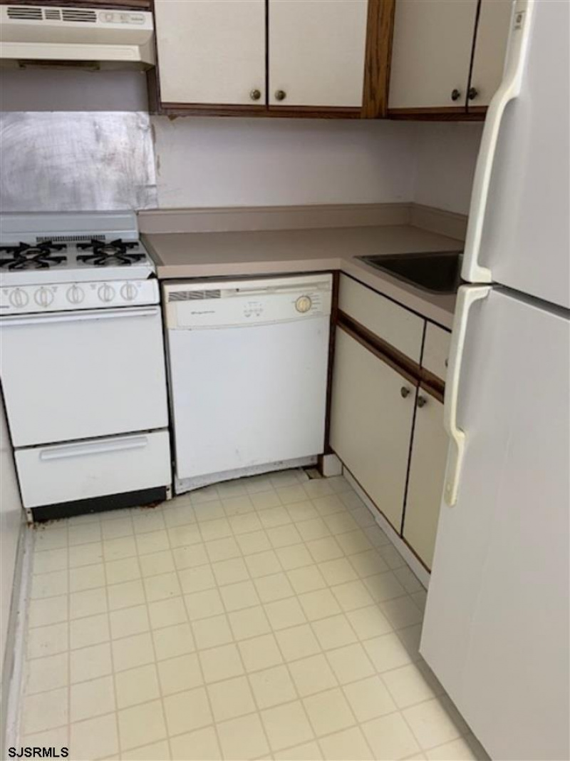 117 Dr. Martin Luther King, New Jersey 08401, 1 Bedroom Bedrooms, 4 Rooms Rooms,1 BathroomBathrooms,Rental non-commercial,For Sale,Dr. Martin Luther King,541528
