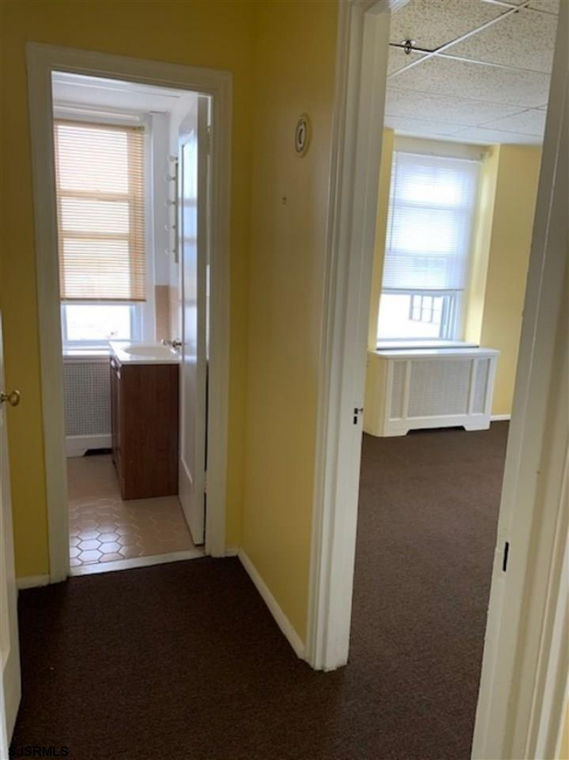 117 Dr. Martin Luther King, New Jersey 08401, 1 Bedroom Bedrooms, 4 Rooms Rooms,1 BathroomBathrooms,Rental non-commercial,For Sale,Dr. Martin Luther King,541528