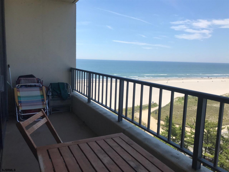 3851 Boardwalk, New Jersey 08401, 4 Rooms Rooms,1 BathroomBathrooms,Rental non-commercial,For Sale,Boardwalk,541537