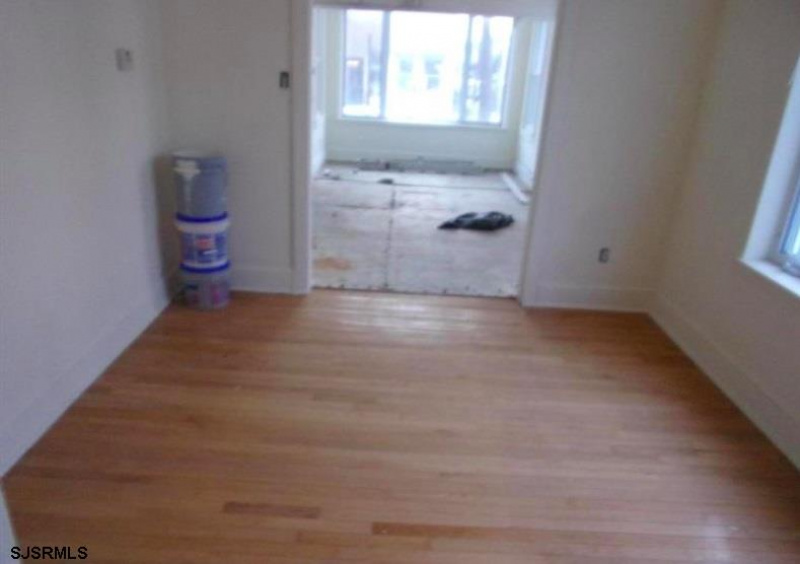 139 Newport Ave, Ventnor, New Jersey 08406, 3 Bedrooms Bedrooms, 6 Rooms Rooms,1 BathroomBathrooms,Residential,For Sale,Newport Ave,541582