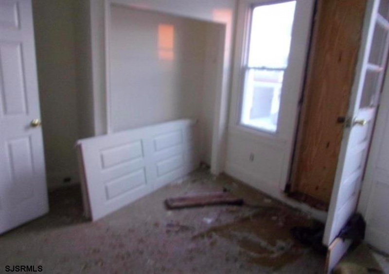 139 Newport Ave, Ventnor, New Jersey 08406, 3 Bedrooms Bedrooms, 6 Rooms Rooms,1 BathroomBathrooms,Residential,For Sale,Newport Ave,541582
