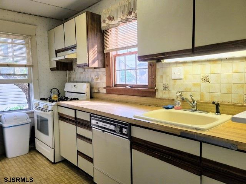 18 30th, New Jersey 08403, 4 Bedrooms Bedrooms, 7 Rooms Rooms,1 BathroomBathrooms,Rental non-commercial,For Sale,30th,541613