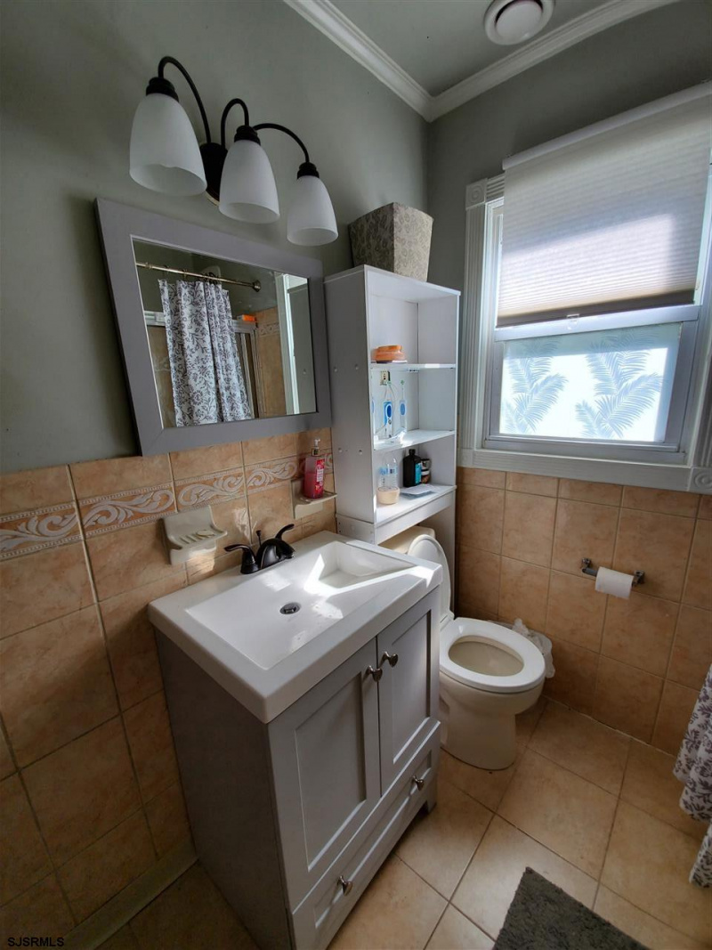 105 Chatham Ave, Pleasantville, New Jersey 08232, 3 Bedrooms Bedrooms, 5 Rooms Rooms,1 BathroomBathrooms,Residential,For Sale,Chatham Ave,541601