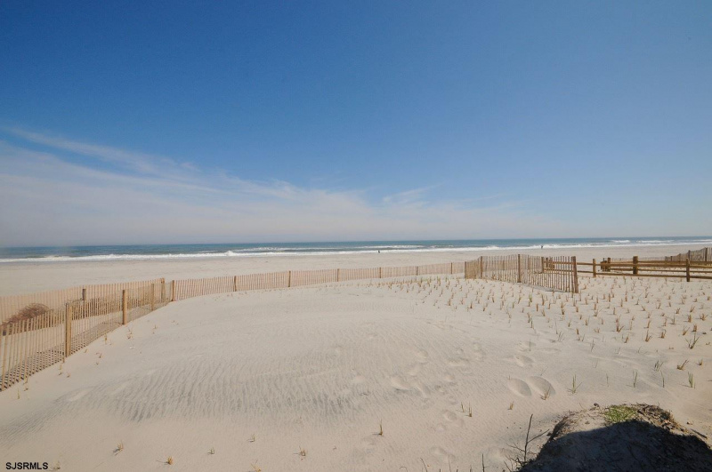 800 Beach, Brigantine, New Jersey 08203, 3 Bedrooms Bedrooms, 5 Rooms Rooms,2 BathroomsBathrooms,Condominium,For Sale,Beach,541612