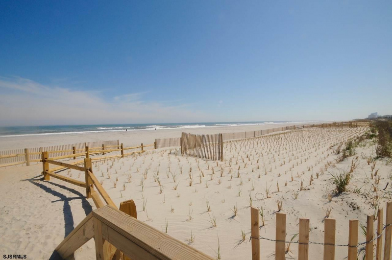 800 Beach, Brigantine, New Jersey 08203, 3 Bedrooms Bedrooms, 5 Rooms Rooms,2 BathroomsBathrooms,Condominium,For Sale,Beach,541612