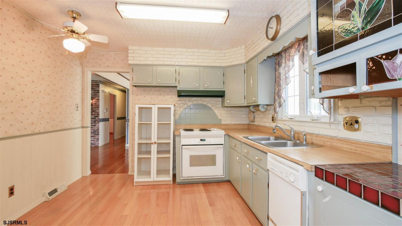 2514 Herbert, Northfield, New Jersey 08225, 3 Bedrooms Bedrooms, 9 Rooms Rooms,1 BathroomBathrooms,Residential,For Sale,Herbert,541647