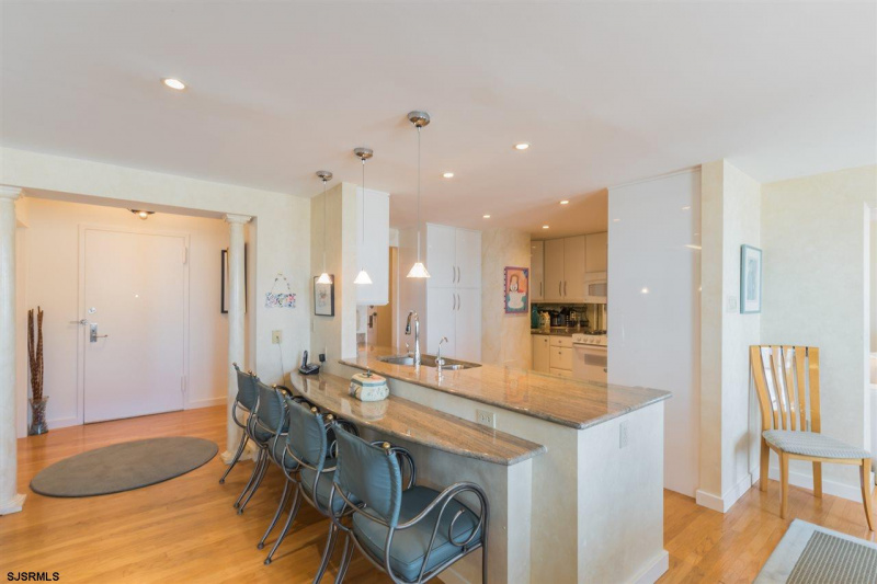101 Plaza, Atlantic City, New Jersey 08401, 3 Bedrooms Bedrooms, 6 Rooms Rooms,3 BathroomsBathrooms,Condominium,For Sale,Plaza,541660