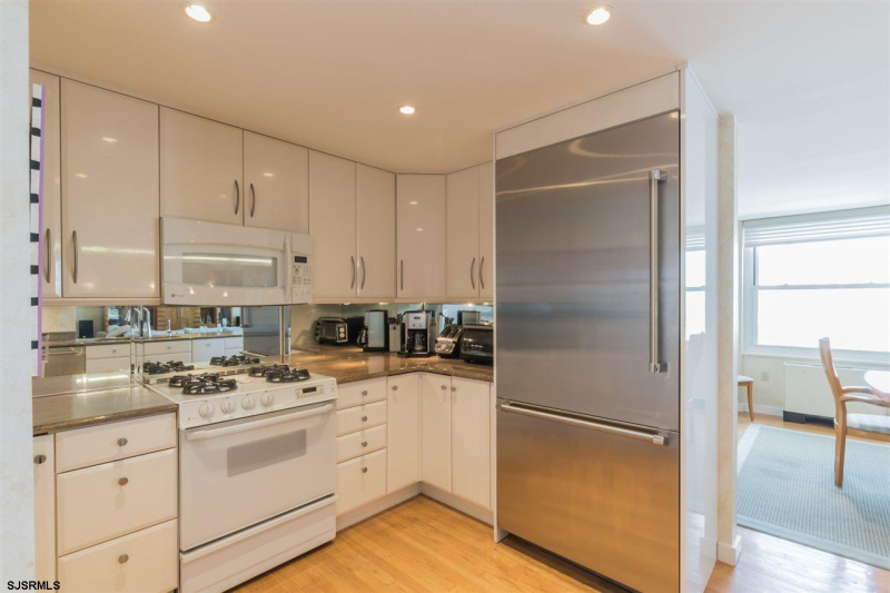 101 Plaza, Atlantic City, New Jersey 08401, 3 Bedrooms Bedrooms, 6 Rooms Rooms,3 BathroomsBathrooms,Condominium,For Sale,Plaza,541660