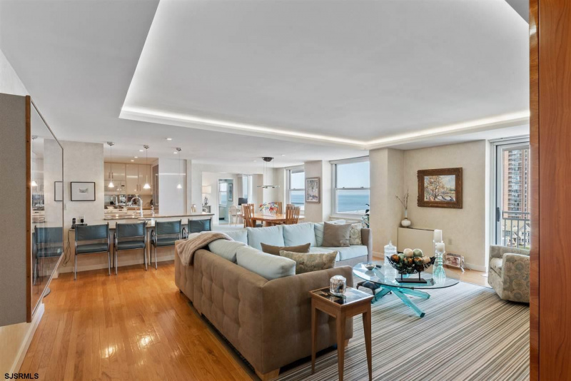 101 Plaza, Atlantic City, New Jersey 08401, 3 Bedrooms Bedrooms, 6 Rooms Rooms,3 BathroomsBathrooms,Condominium,For Sale,Plaza,541660